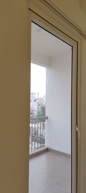 Balcony in 2.5 BHK Apartment at Smart World Orchard, Sector 61 – for Rent