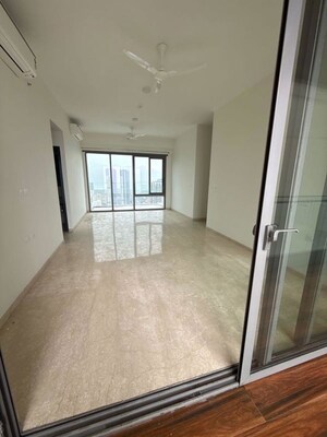 Room in 3 BHK Apartment at Piramal Mahalaxmi, Mahalaxmi – for Rent