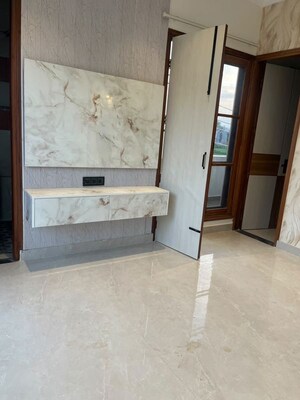Room in 4 BHK Independent House at Sector 123 – for Sale