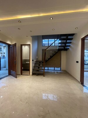 Room in 4 BHK Independent House at Sector 123 – for Sale