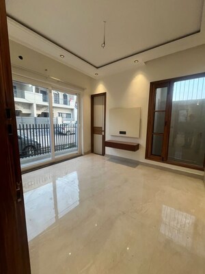 Room in 4 BHK Independent House at Sector 123 – for Sale