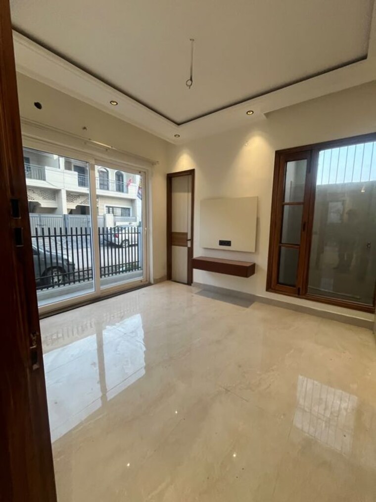 Room, sector 123 4 Bedroom 108 Sq.Yd. Independent House In Sector 123 Mohali 10541673