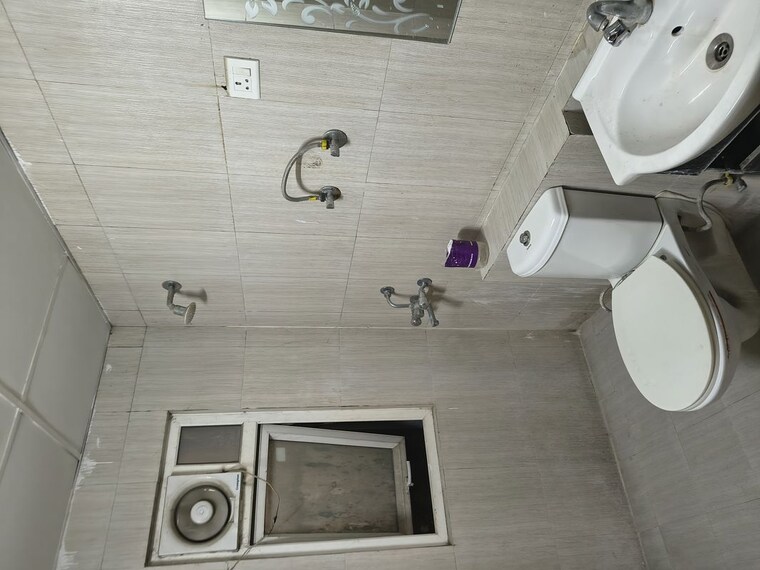 Bathroom, strategic-royal-court 3 Bedroom 1855 Sq.Ft. Apartment In Sector 16 Greater Noida Greater Noida 10541682