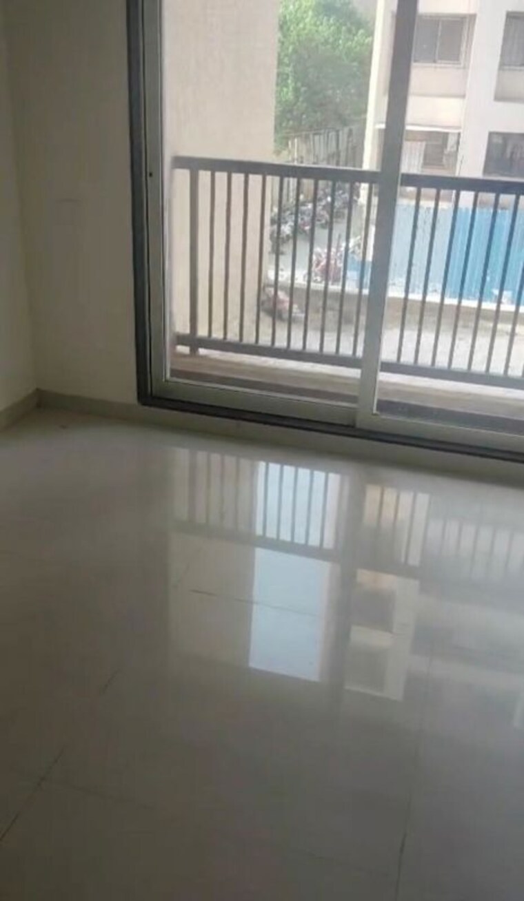 Balcony, raunak-residency-thane 2 Bedroom 599 Sq.Ft. Apartment In Pokhran Road No One Thane 10541728