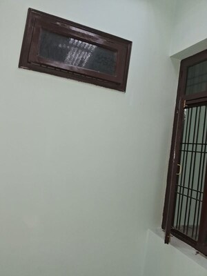 Room in 2 BHK Independent House at Jankipuram Extension – for Rent