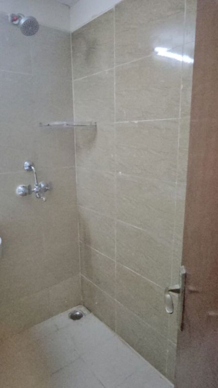 Bathroom, amrapali-verona-heights 3 Bedroom 1655 Sq.Ft. Apartment In Tech Zone 4 Greater Noida Greater Noida 10541731
