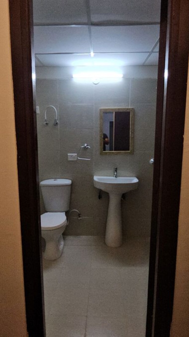Bathroom, amrapali-verona-heights 3 Bedroom 1655 Sq.Ft. Apartment In Tech Zone 4 Greater Noida Greater Noida 10541731