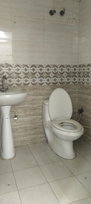 Bathroom in 1 BHK Builder Floor at Shakti Khand 2 – for Rent