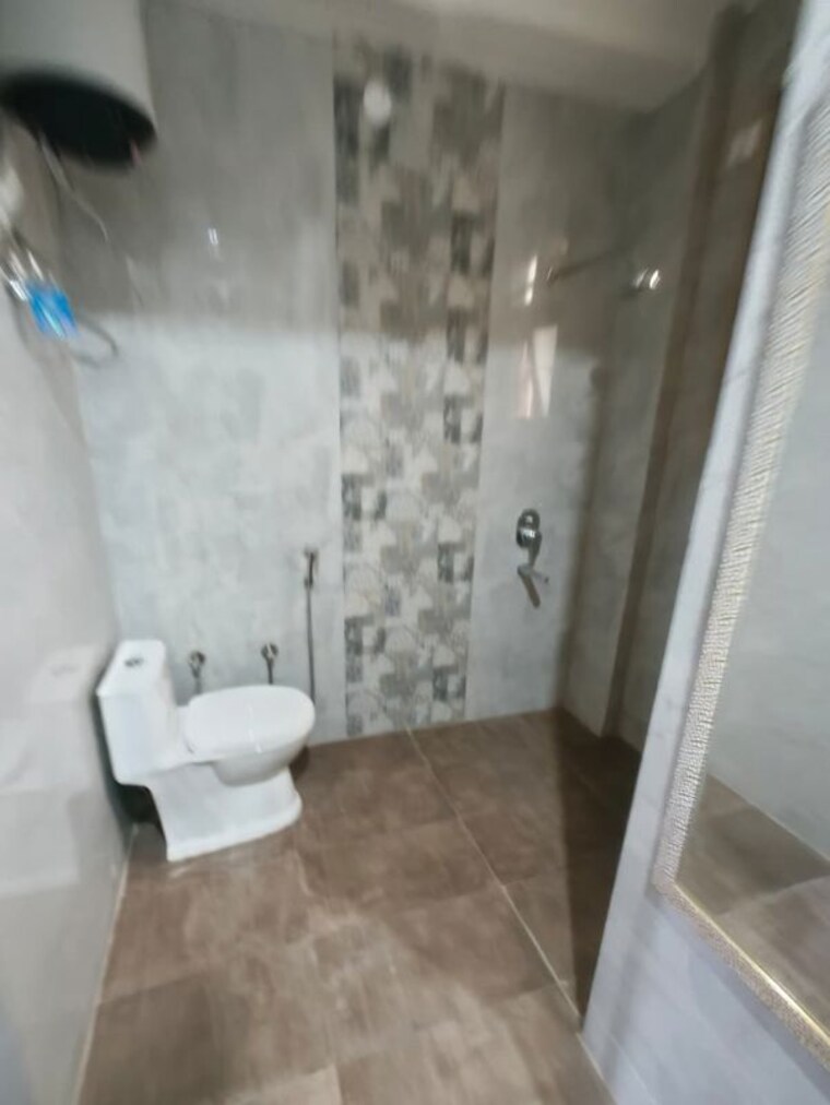 Bathroom, sector 23a 3 Bedroom 1800 Sq.Ft. Builder Floor In Sector 23a Gurgaon 10541755