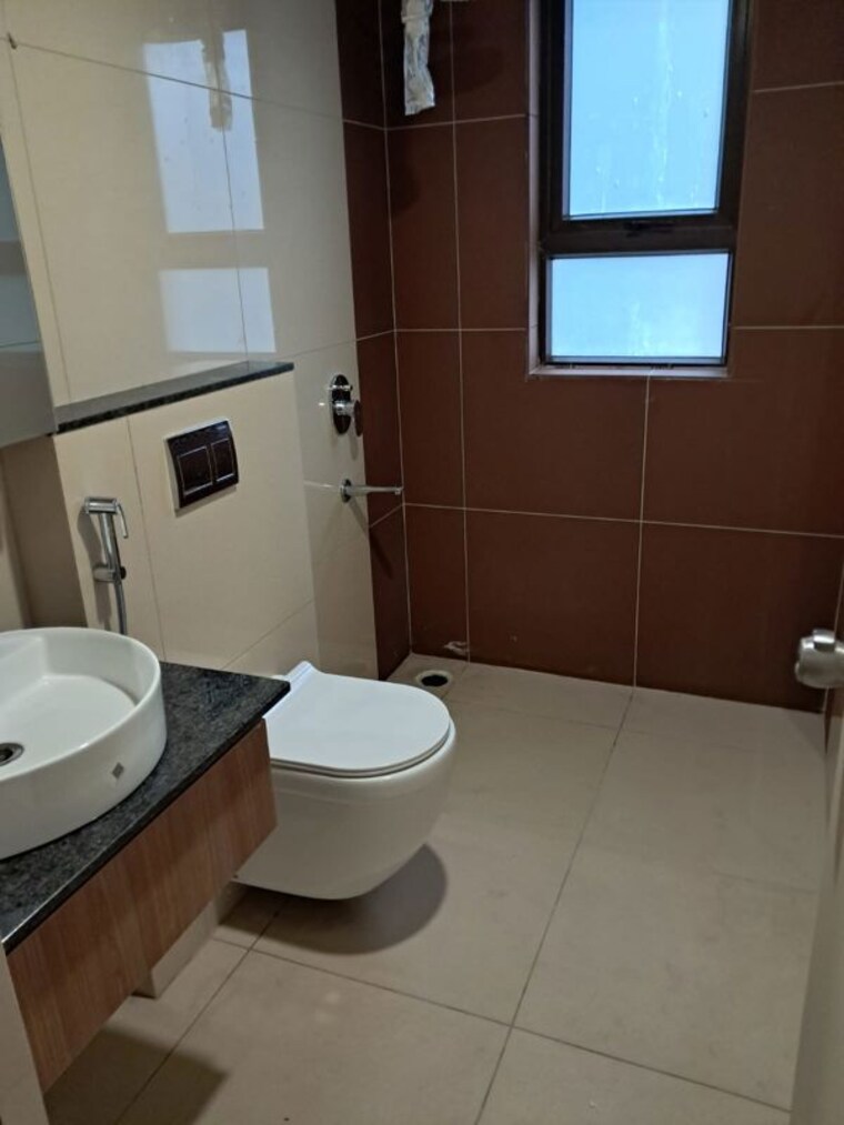 Bathroom, indiranagar 3 Bedroom 2000 Sq.Ft. Builder Floor In Indiranagar Bangalore 10541754