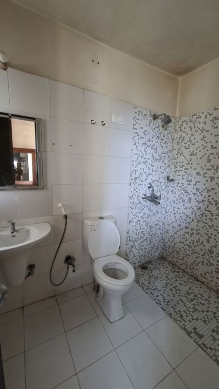 Bathroom, shrachi-greenwood-elements 3.5 Bedroom 1890 Sq.Ft. Apartment In Rajarhat New Town Kolkata 10541742