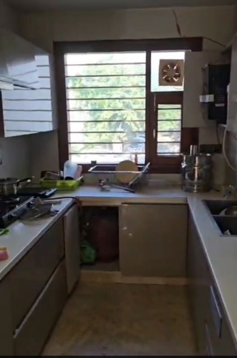 Kitchen, bp-homes 3 Bedroom 250 Sq.Yd. Builder Floor In Sector 85 Faridabad 10541784