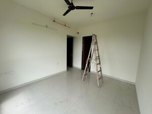 Room in 3 BHK Apartment at Sheth Avante, Kanjurmarg West – for Rent