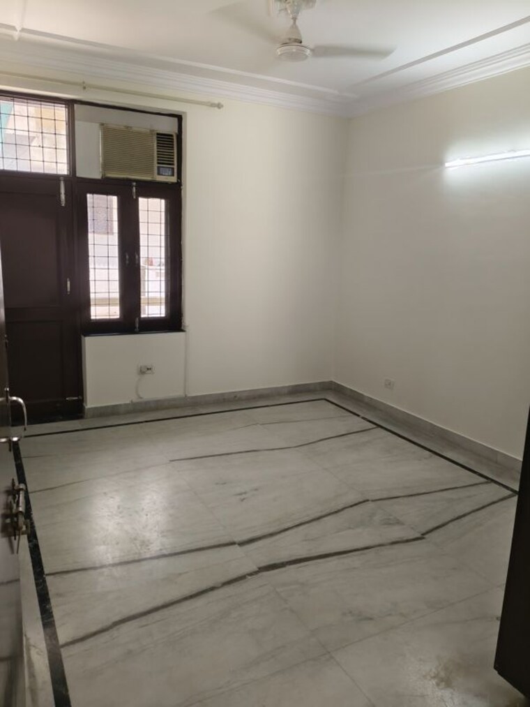 Room, sector 23 2 Bedroom 1200 Sq.Ft. Builder Floor In Sector 23 Gurgaon 10541777