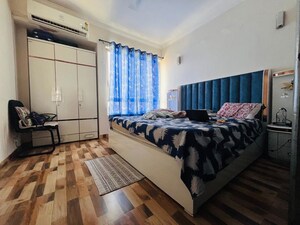 Room in 2 BHK Apartment at Unitech Fresco, Sector 50 – for Rent