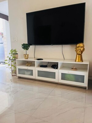 Furnished Amenities in 2 BHK Apartment at Unitech Fresco, Sector 50 – for Rent
