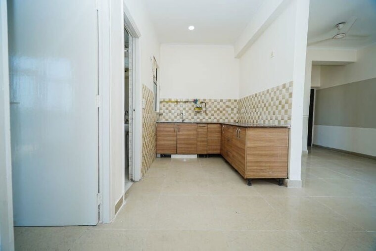 Room, gaur-city-5th-avenue 2.5 Bedroom 1175 Sq.Ft. Apartment In Sector 4 Greater Noida Greater Noida 10541816