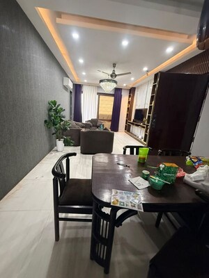 Team Area in 3 BHK Builder Floor at Sushant Lok 2, Sector 57 – for Rent