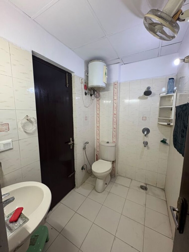 Bathroom, v3s-indralok 3 Bedroom 1550 Sq.Ft. Apartment In Indrapuram Ghaziabad 10541835