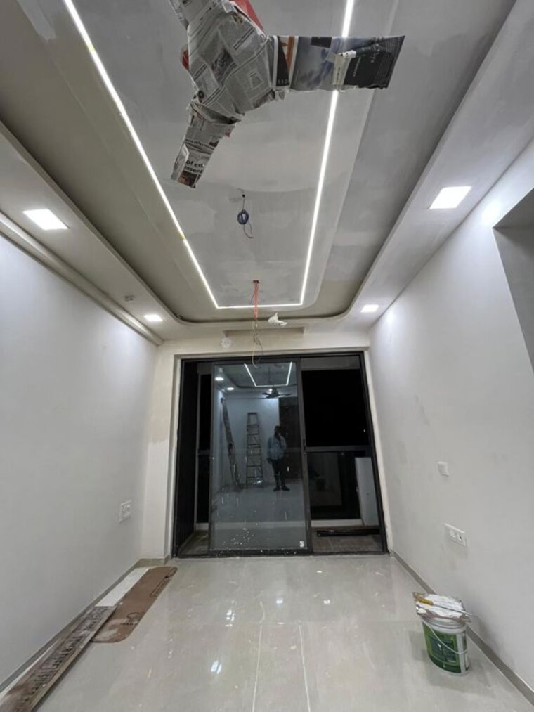 Room, damji-shamji-mahavir-spring-tulip-phase-1 1 Bedroom 575 Sq.Ft. Apartment In Pokhran Road No Two Thane 10541739