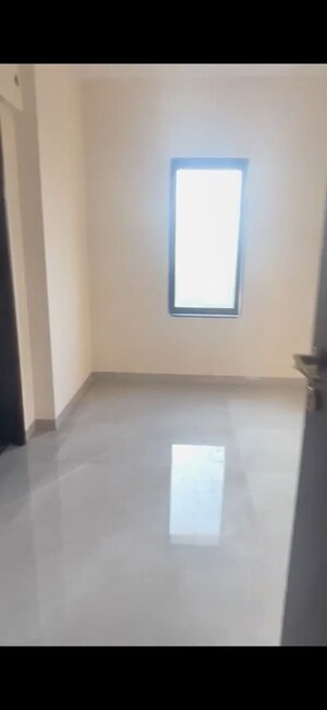 Room in 2 BHK Apartment at Paradigm Antalya, Oshiwara – for Rent