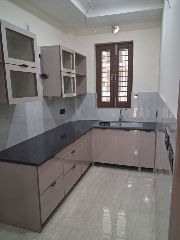 Kitchen, parv-r-p-society 3 Bedroom 1840 Sq.Ft. Apartment In Neharpar Faridabad 10541846