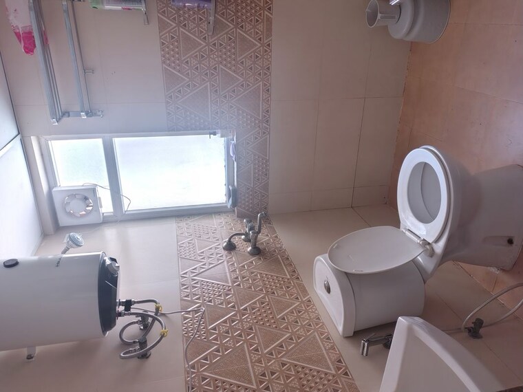 Bathroom, amrapali-leisure-park 3 Bedroom 1145 Sq.Ft. Apartment In Amrapali Leisure Valley Greater Noida 10541810