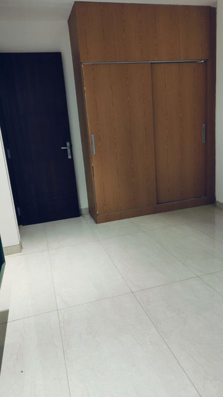 Room, vipul-world-floors 3 Bedroom 200 Sq.Ft. Builder Floor In Sector 48 Gurgaon 10541850