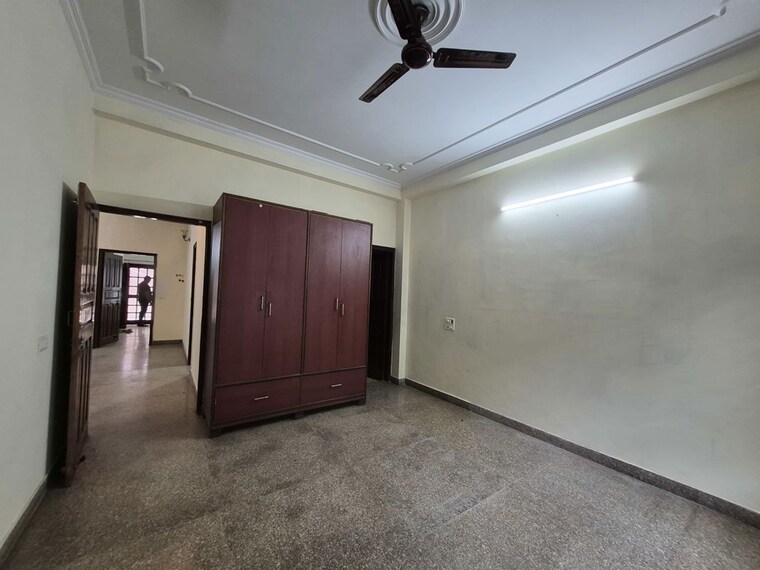 Room, sector 45 3 Bedroom 2400 Sq.Ft. Builder Floor In Sector 45 Gurgaon 10541879