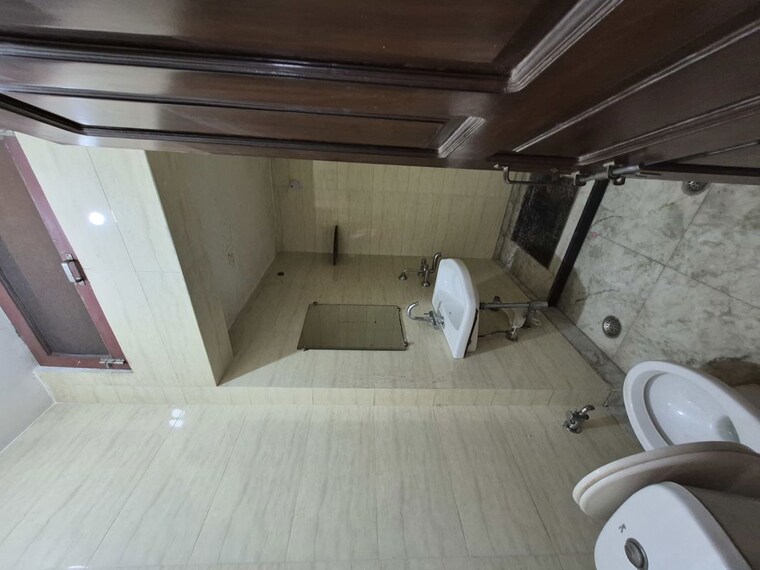 Bathroom, sector 45 3 Bedroom 2400 Sq.Ft. Builder Floor In Sector 45 Gurgaon 10541879