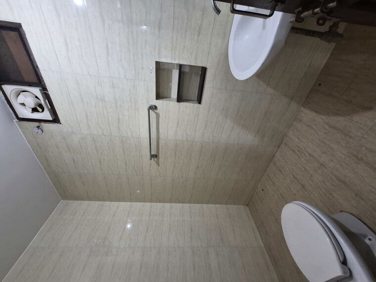 Bathroom, sector 45 3 Bedroom 2400 Sq.Ft. Builder Floor In Sector 45 Gurgaon 10541879