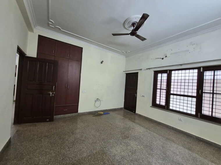 Room, sector 45 3 Bedroom 2400 Sq.Ft. Builder Floor In Sector 45 Gurgaon 10541879