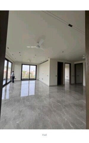 Room in 4 BHK Villa at Chattarpur – for Rent