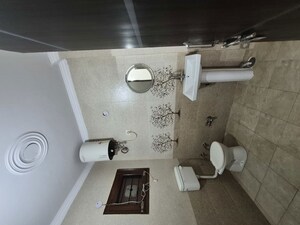 Team Area in 3 BHK Builder Floor at Sector 45 – for Rent