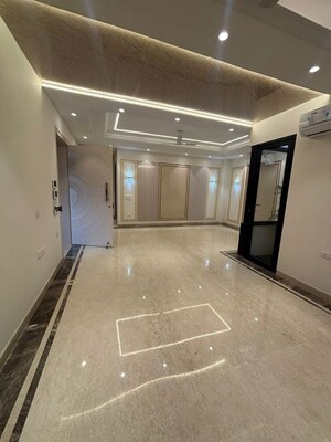 Kitchen in 4 BHK Builder Floor at Dlf City Phase 3 – for Sale
