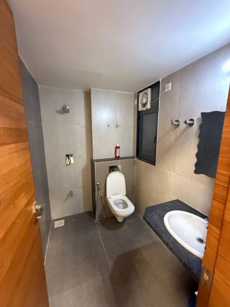 Bathroom, union-park-khar-west 2 Bedroom 900 Sq.Ft. Apartment In Khar West Mumbai 10541880