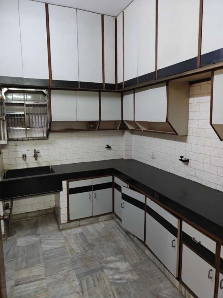 Kitchen, mahendru enclave 3 Bedroom 4800 Sq.Ft. Builder Floor In Mahendru Enclave Delhi 10541897