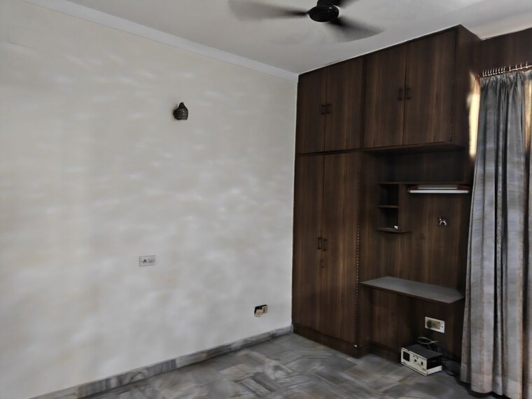Room, mahendru enclave 3 Bedroom 4800 Sq.Ft. Builder Floor In Mahendru Enclave Delhi 10541897