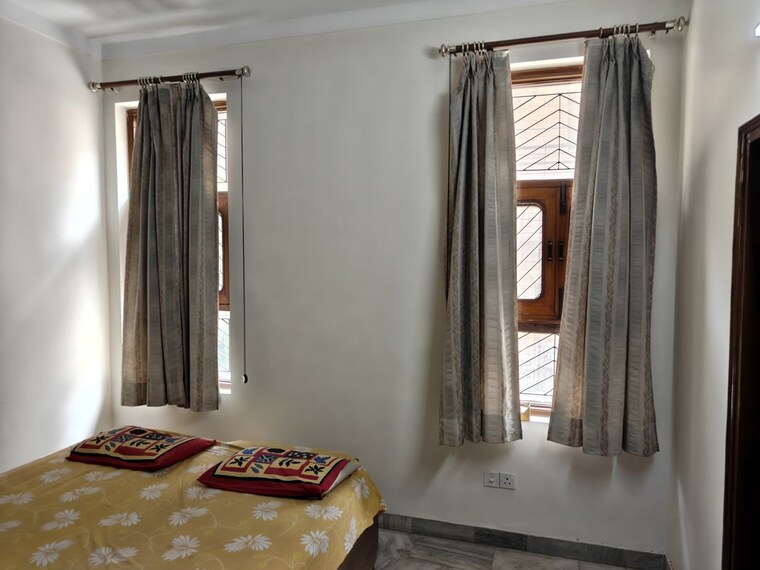 Bedroom, mahendru enclave 3 Bedroom 4800 Sq.Ft. Builder Floor In Mahendru Enclave Delhi 10541897