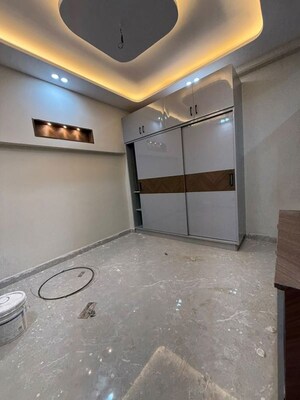 Room in 2 BHK Builder Floor at Indrapuram – for Rent