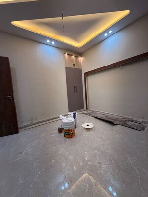 Room in 2 BHK Builder Floor at Indrapuram – for Rent