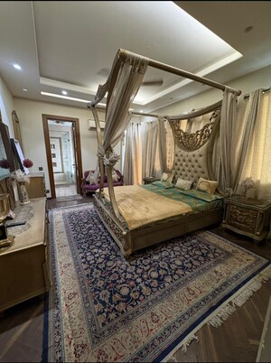 Master Bedroom in 4 BHK Builder Floor at Greater Kailash – for Rent