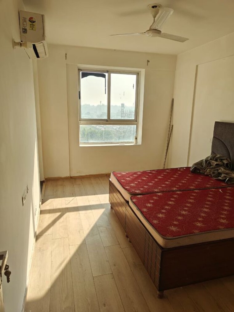 Bedroom, vip road 3 Bedroom 1340 Sq.Ft. Apartment In Vip Road Zirakpur 10541940