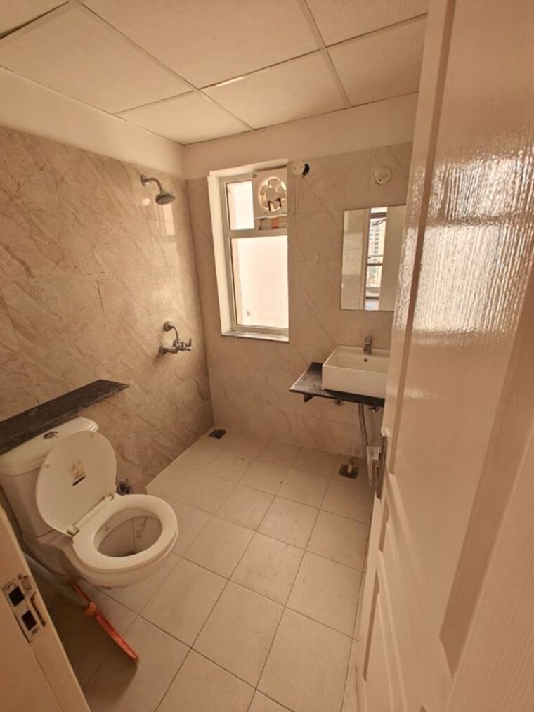 Bathroom, vip road 3 Bedroom 1340 Sq.Ft. Apartment In Vip Road Zirakpur 10541940