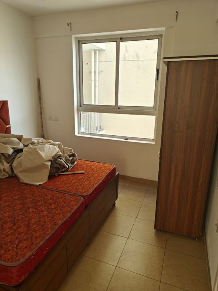 Living Room, vip road 3 Bedroom 1340 Sq.Ft. Apartment In Vip Road Zirakpur 10541940