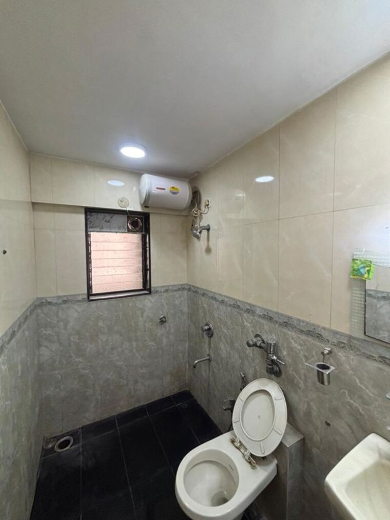 Bathroom, bandra west 3 Bedroom 1450 Sq.Ft. Apartment In Bandra West Mumbai 10536355