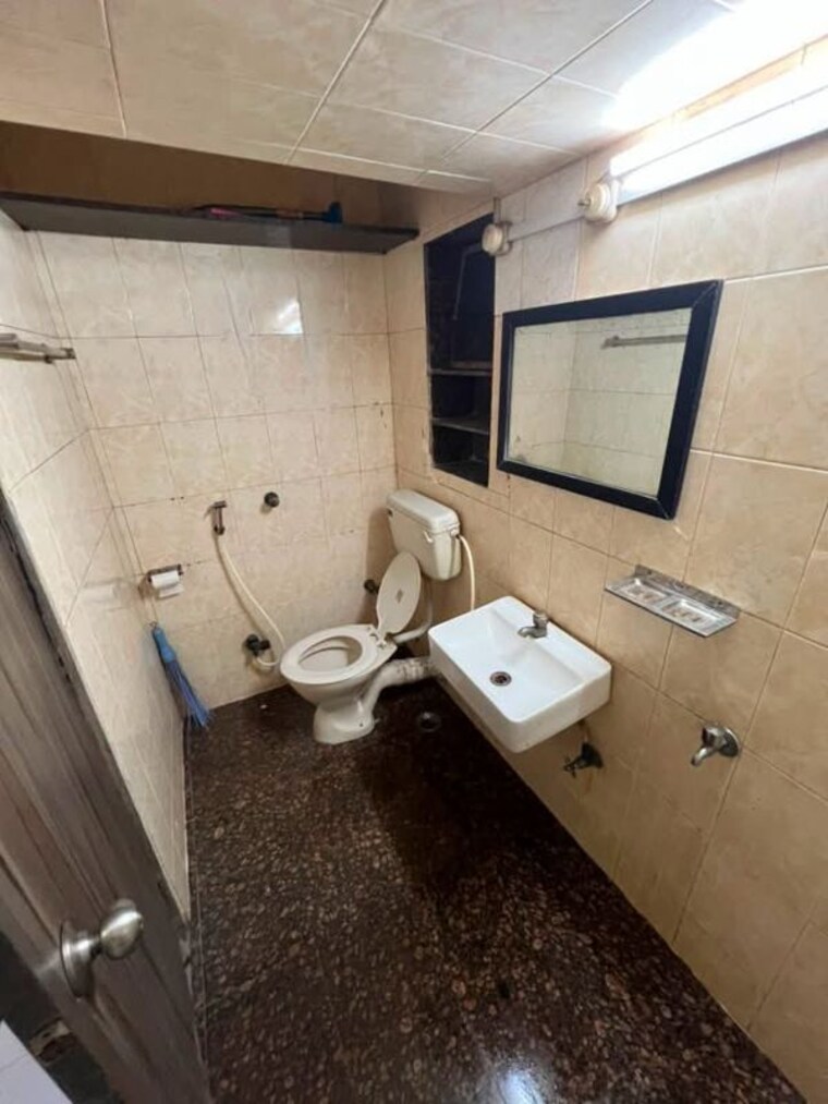 Bathroom, mount-mary-bandra 2 Bedroom 950 Sq.Ft. Apartment In Bandra West Mumbai 10541990