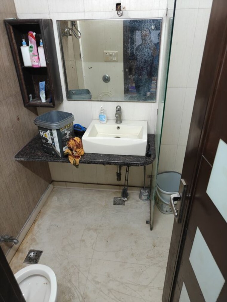 Kitchen, ashok vihar 3 Bedroom 1800 Sq.Ft. Builder Floor In Ashok Vihar Delhi 10541948