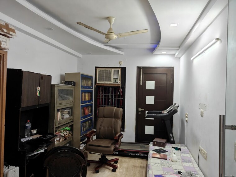 Living Room, ashok vihar 3 Bedroom 1800 Sq.Ft. Builder Floor In Ashok Vihar Delhi 10541948