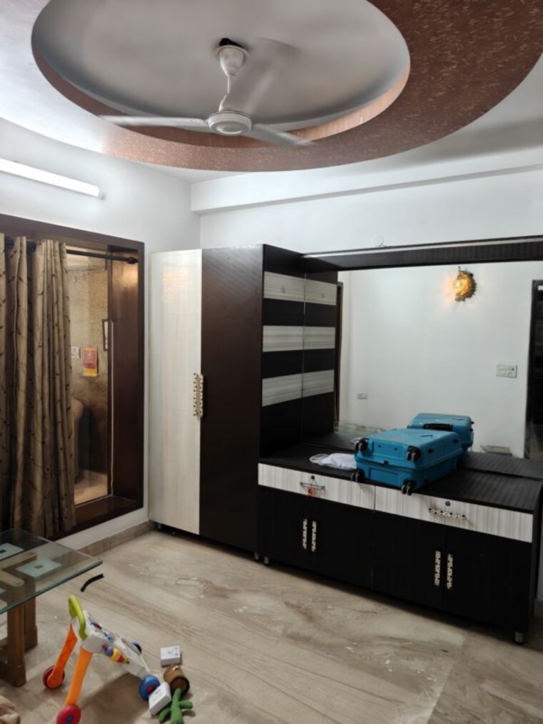 Bedroom, ashok vihar 3 Bedroom 1800 Sq.Ft. Builder Floor In Ashok Vihar Delhi 10541948